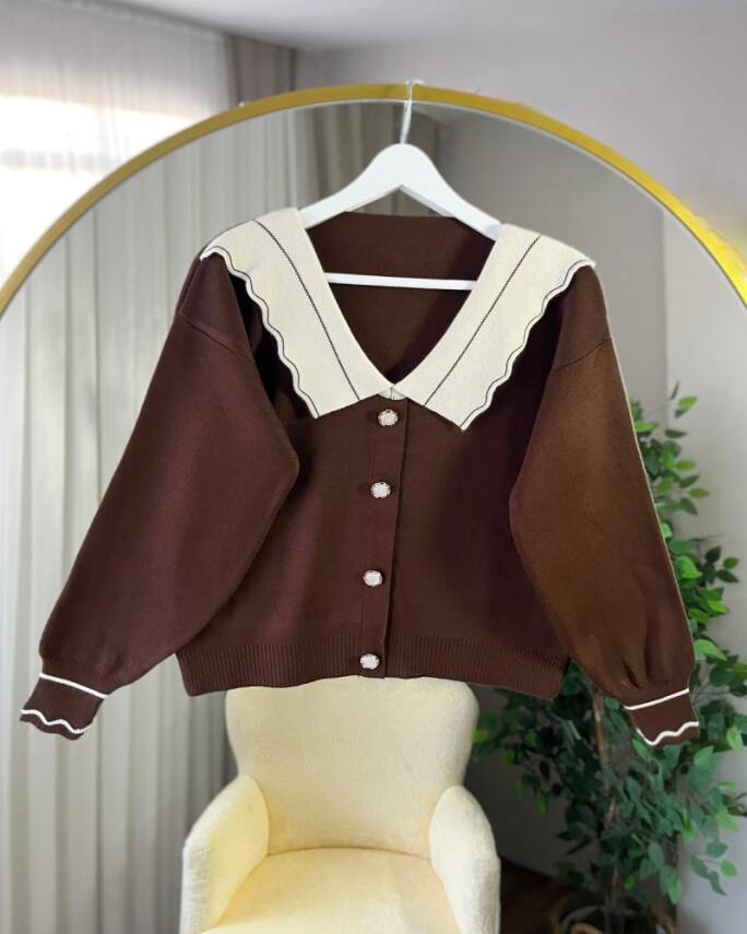LORA DÜĞME GÖRÜNÜMLÜ BEBE YAKA TRİKO HIRKA 3012-13-KAHVE - 1